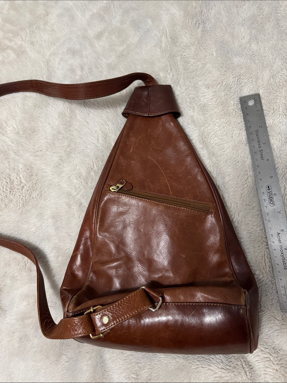 Basido | Brown Leather Sling Belt Bag - Classic Crossbody - Picture 6 of 11